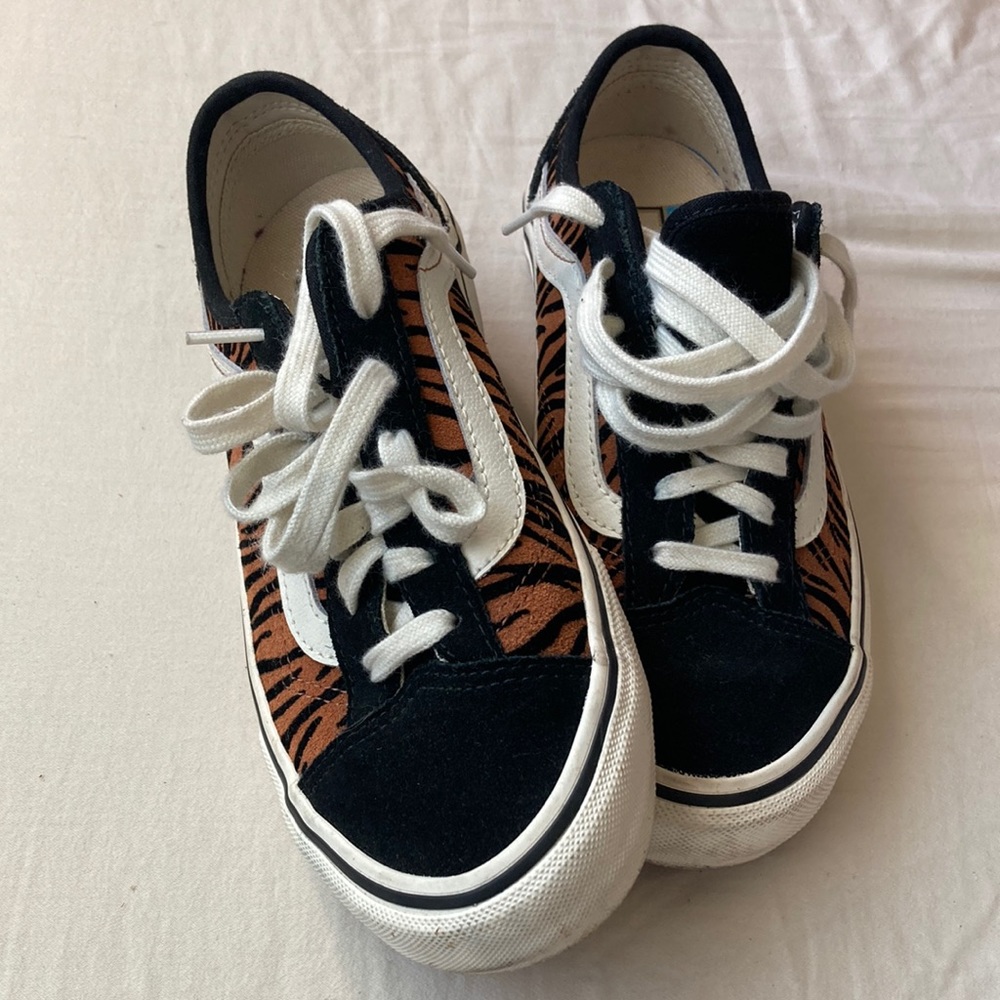 Vans tiger print womens 6 mens 4.5
